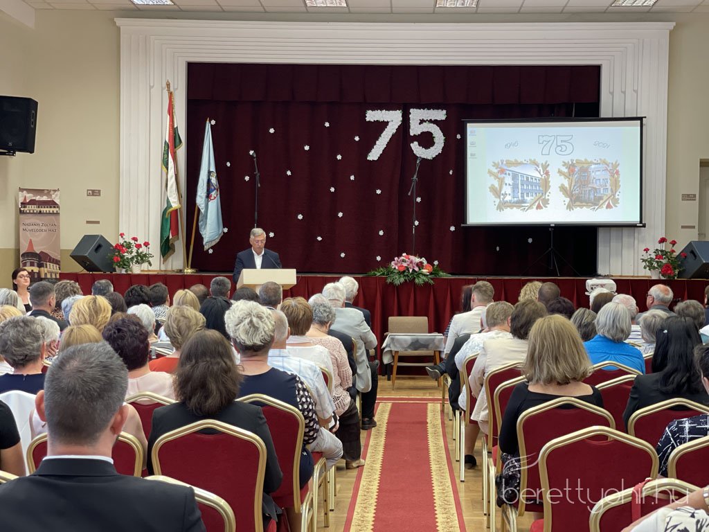 75 éves az Arany János Gimnázium 42